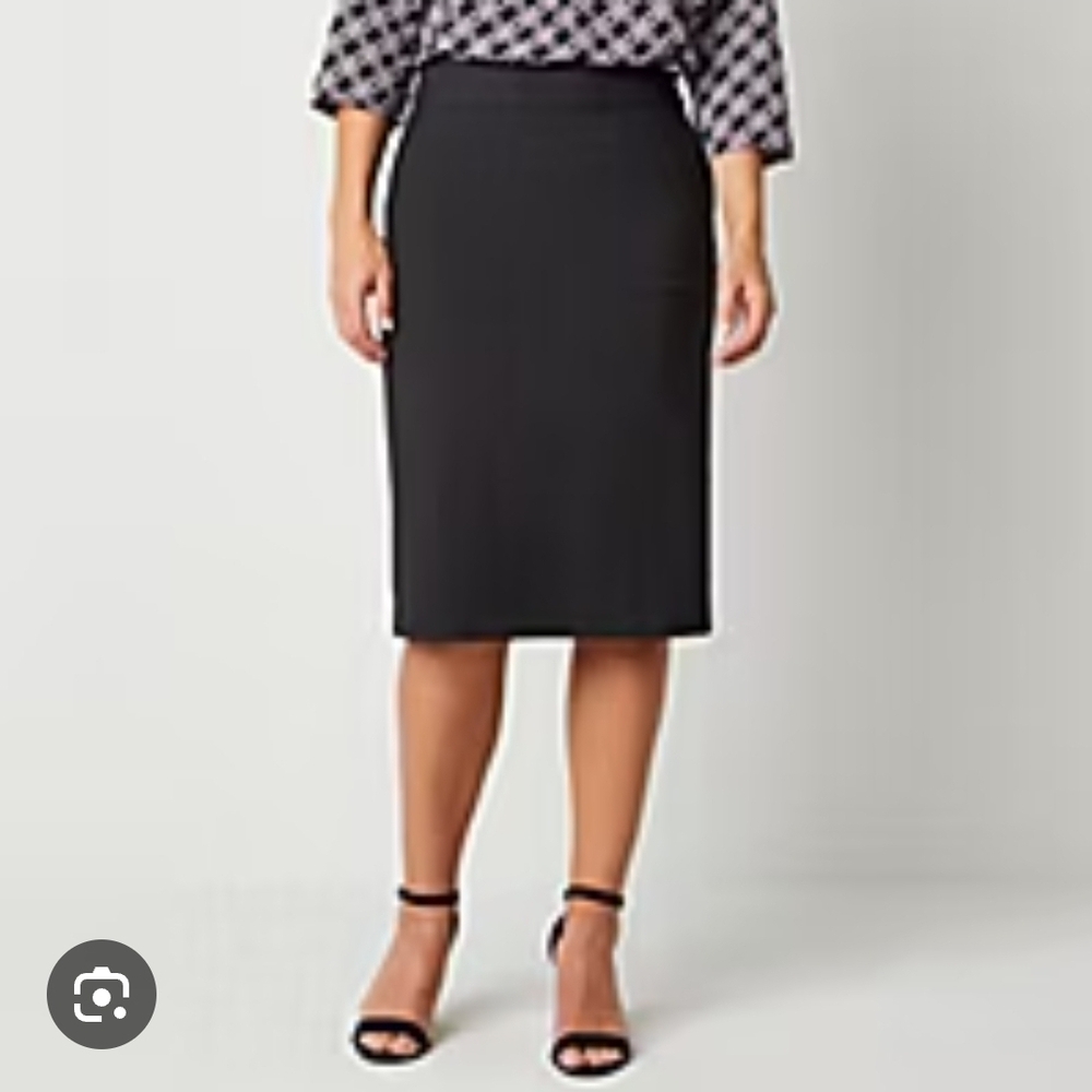 Larry Levine Bundle Classic Black Pencil Skirt